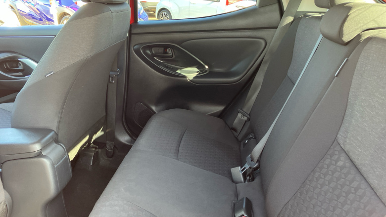 Toyota Yaris 1.5 Hybrid Design 5dr CVT Hybrid Hatchback